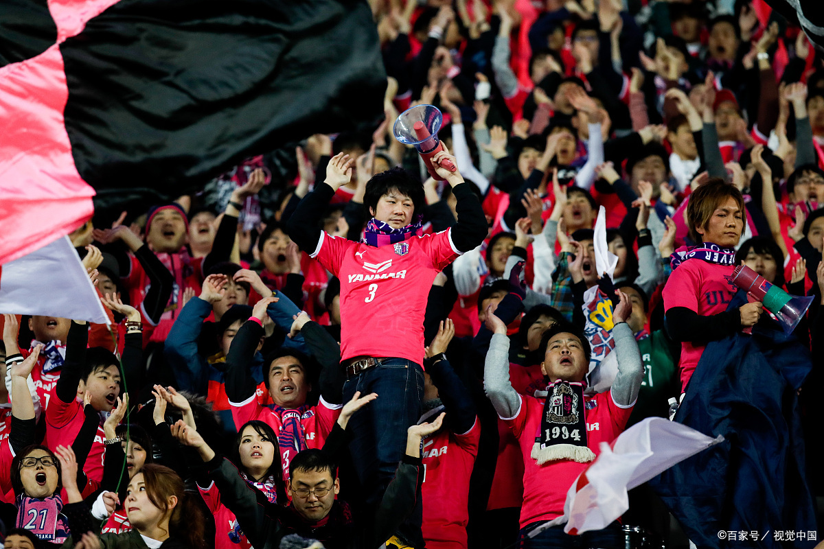 比赛全程紧张刺激,球员们的斗志让人动容 比赛全程紧张刺激,球员们的斗志让人动容