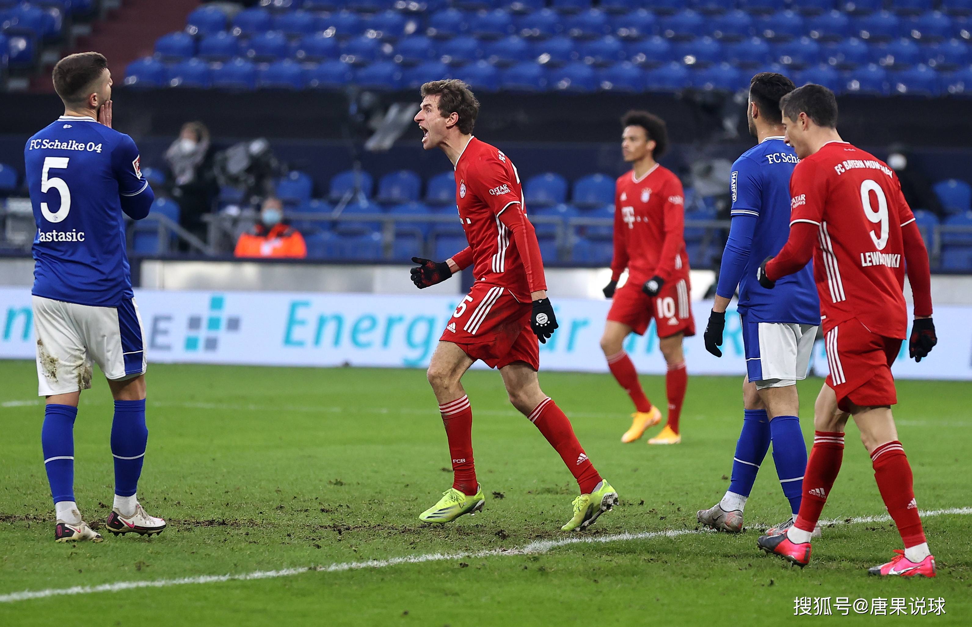 包含艾因特拉赫特客场逆转，取得宝贵三分的词条