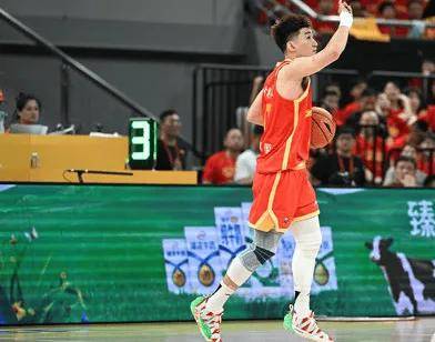 包含艾因特拉赫特客场逆转，取得宝贵三分的词条