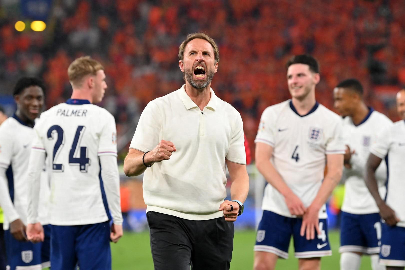 包含英格兰惊险获胜，提前锁定欧洲杯资格的词条