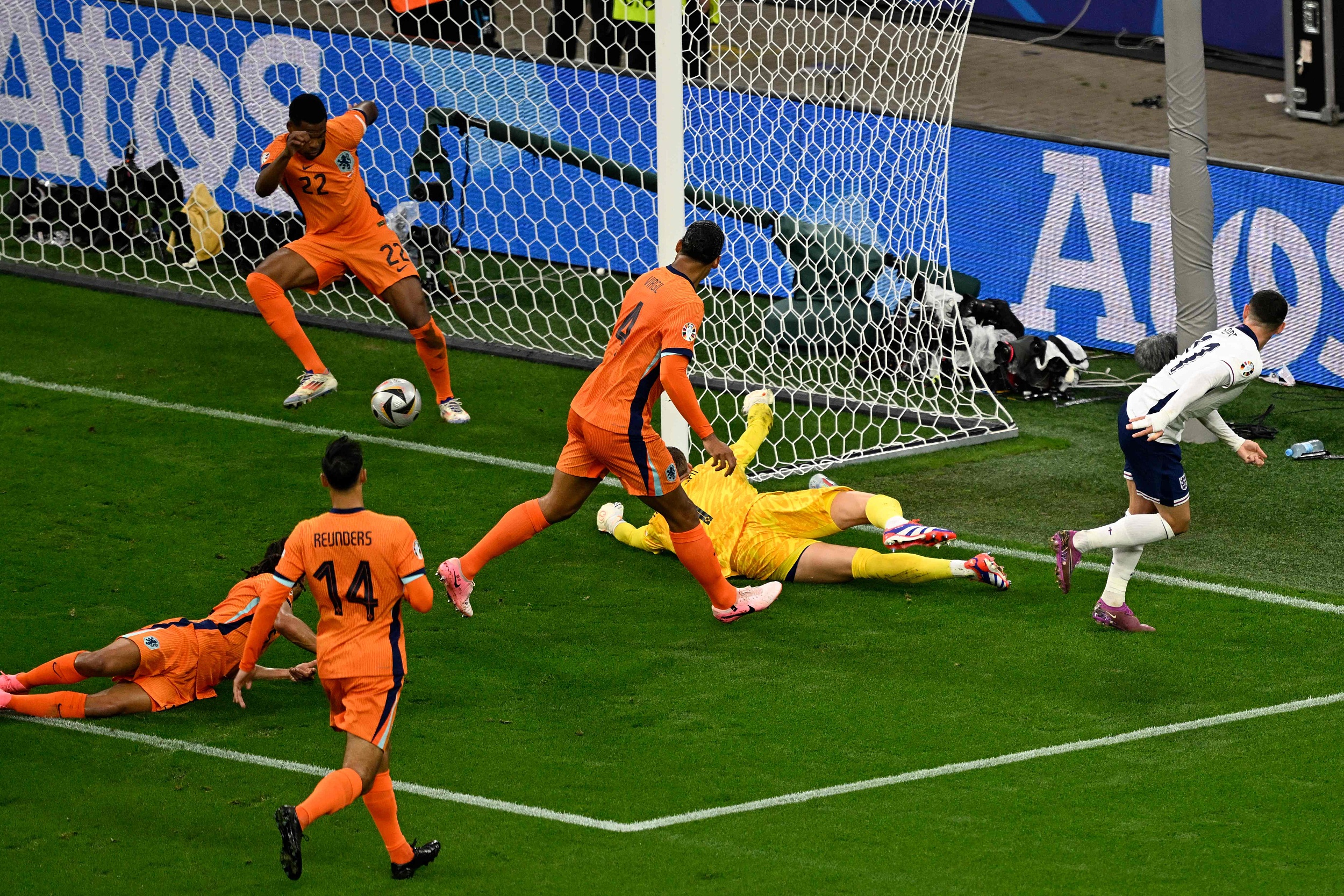 英格兰联赛球队实力展现:强队擦出火花的简单介绍 英格兰联赛球队实力展现:强队擦出火花的简单介绍