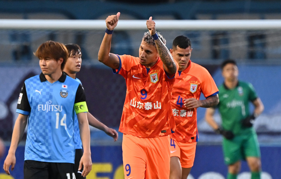 亚冠赛场硝烟弥漫，胜者文章剧变