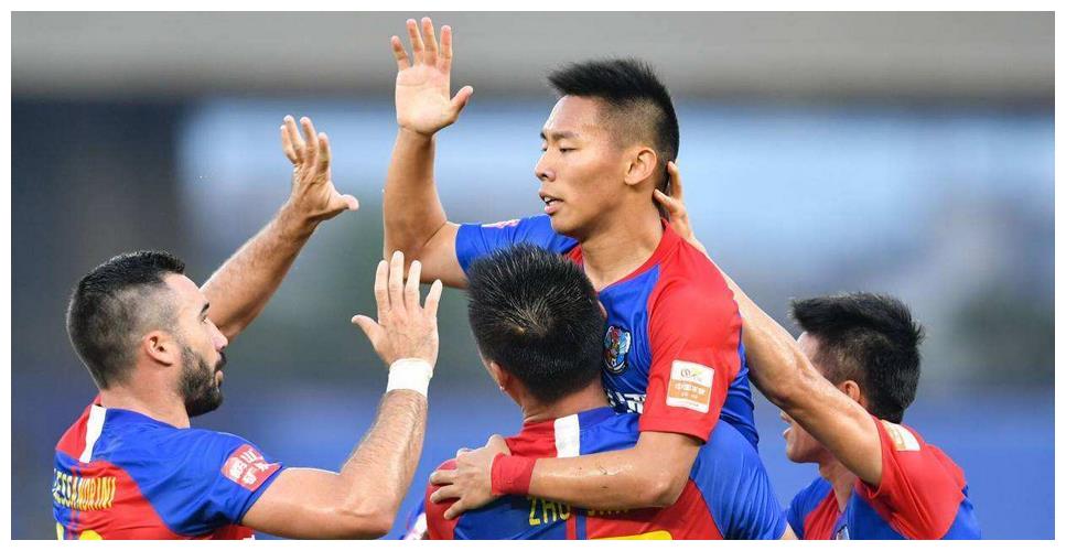 包含青岛黄海客场挑战重庆斯威，能否取得胜利？的词条