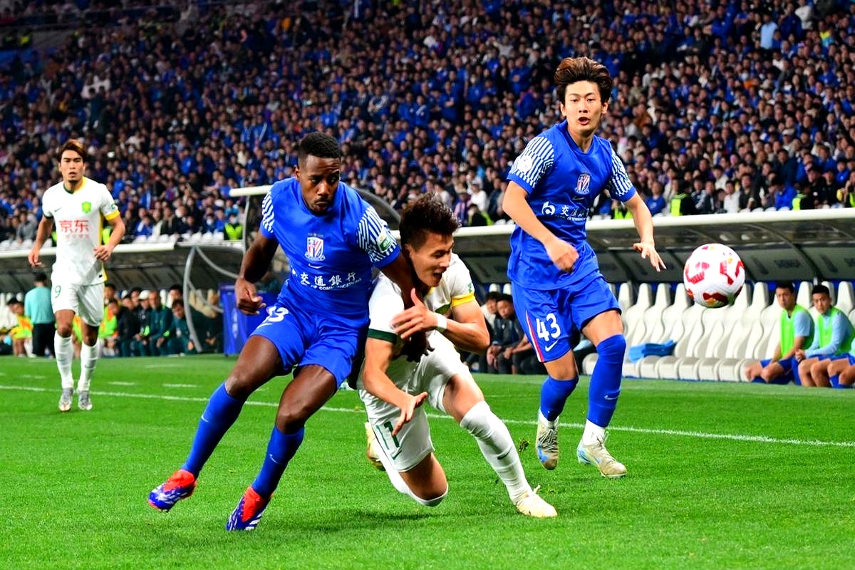 国安客场战平申花，继续领跑的简单介绍