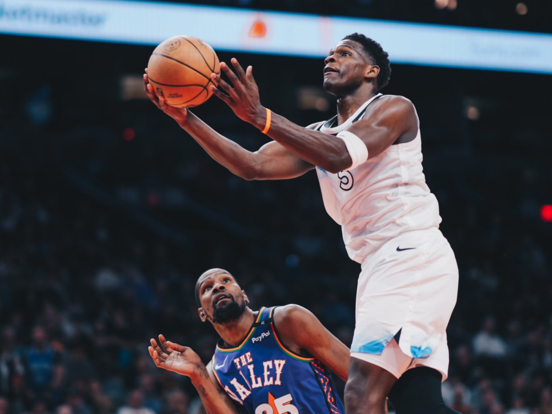 九游体育官方登录入口-森林狼队球员逐渐融入新赛季