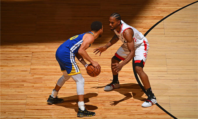 九游体育亚洲官网-猛龙队绝杀获胜，成功晋级下一轮