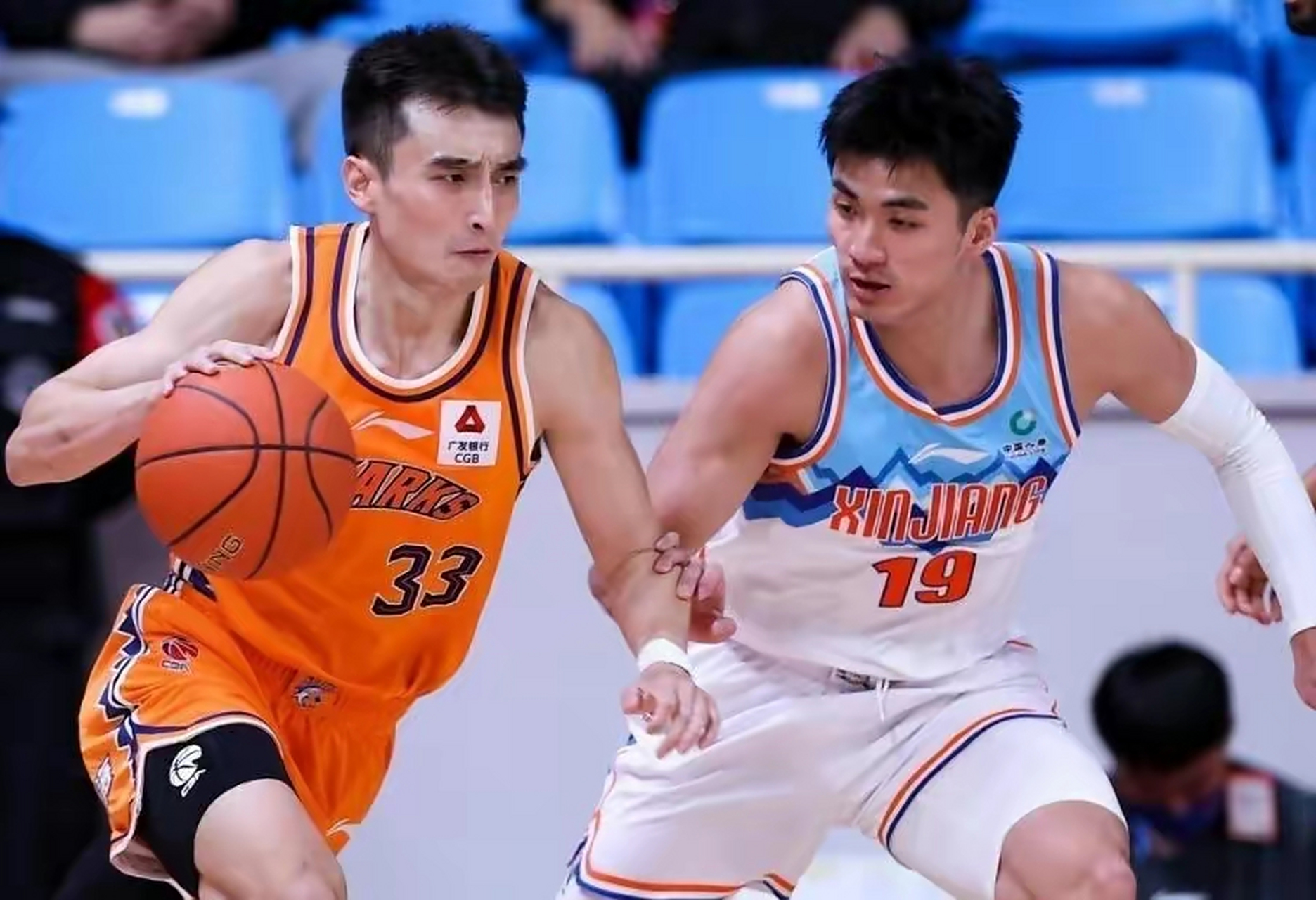 九游体育入口-关键比赛中球员发挥出色，帮助球队取得胜利