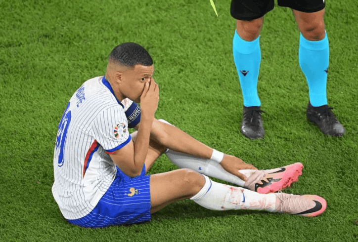 包含法国队中场不佳,球迷期待更好表现的词条 包含法国队中场不佳,球迷期待更好表现的词条