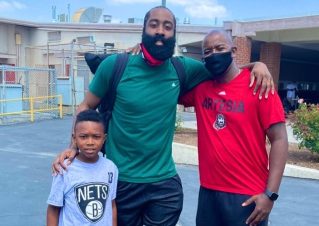 汉堡退役名将宣布重返球场参与教练团队的简单介绍 汉堡退役名将宣布重返球场参与教练团队的简单介绍