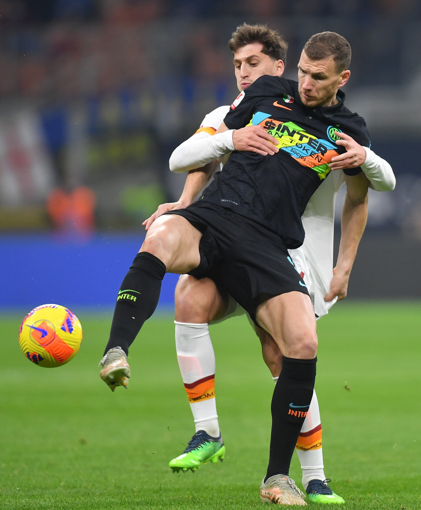 球员在意大利足球比赛中创下新记录的简单介绍