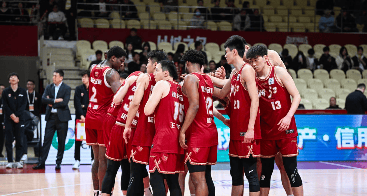 九游体育-包含浙江男篮击败劲敌，全队庆祝胜利的词条
