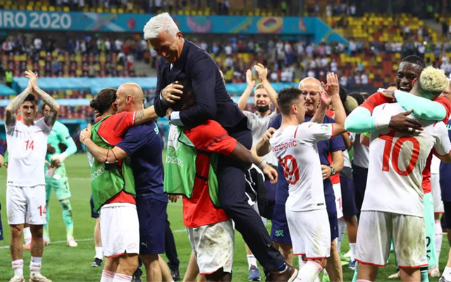 发挥失常，实力强队遭遇出局的简单介绍