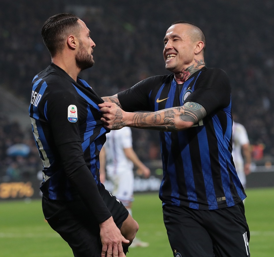 包含尤文图斯客场逆转击败，稳占积分榜前列的词条